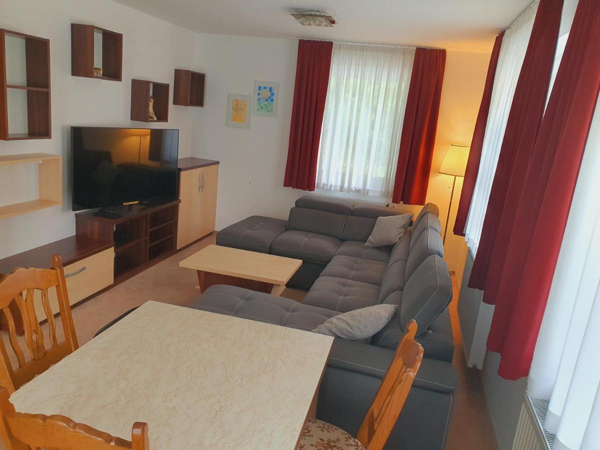 Guest House Hober Prevalje Kültér fotó