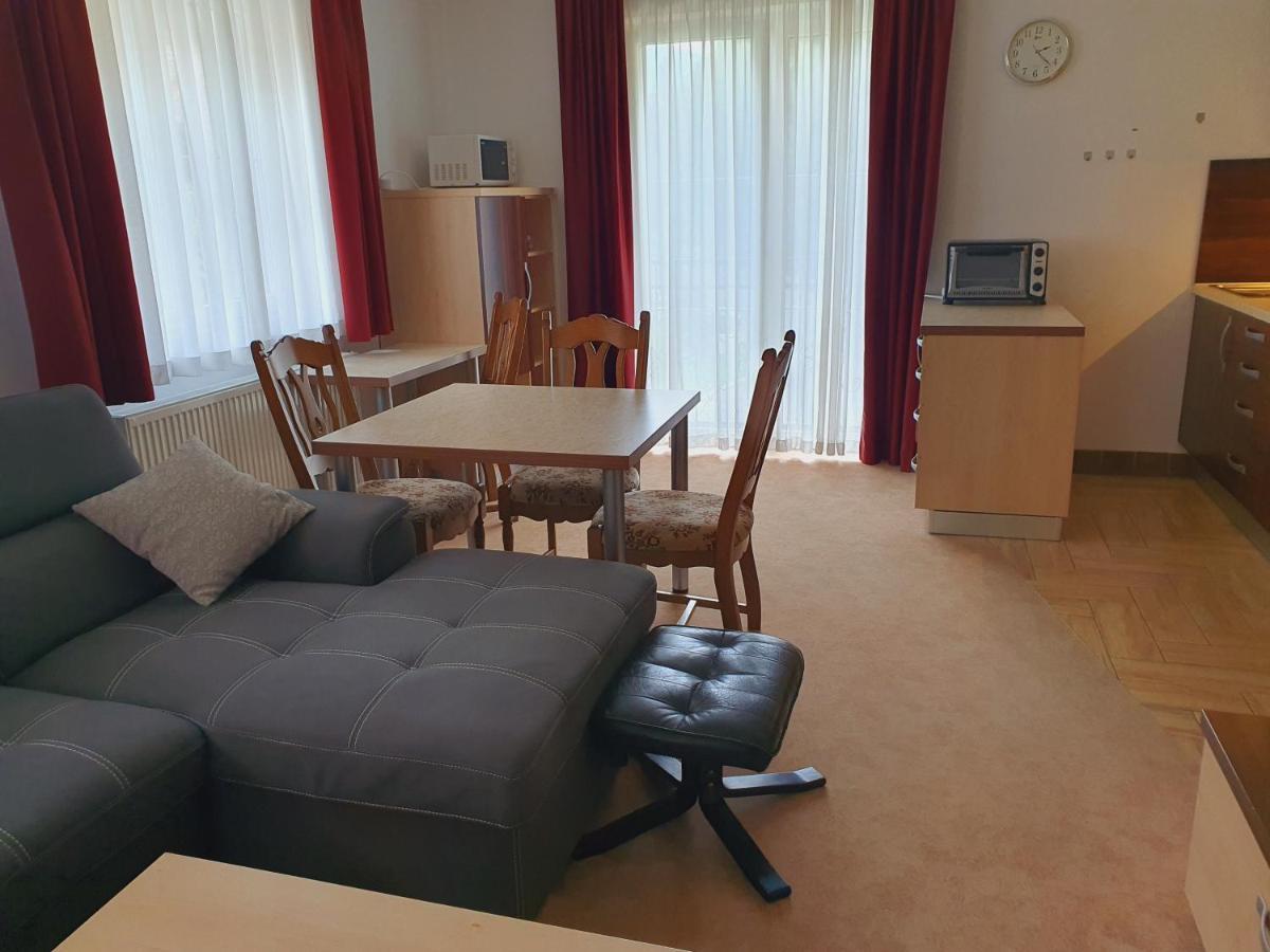 Guest House Hober Prevalje Kültér fotó