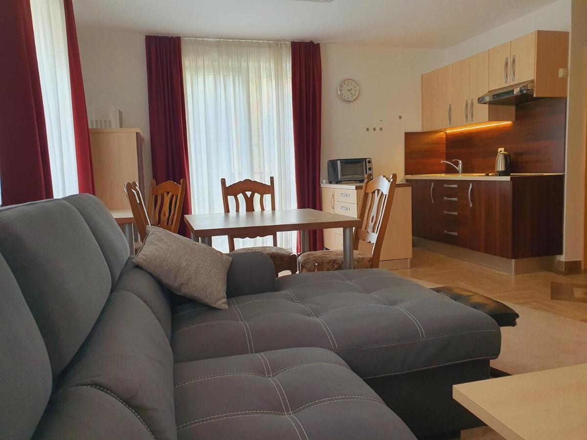 Guest House Hober Prevalje Kültér fotó