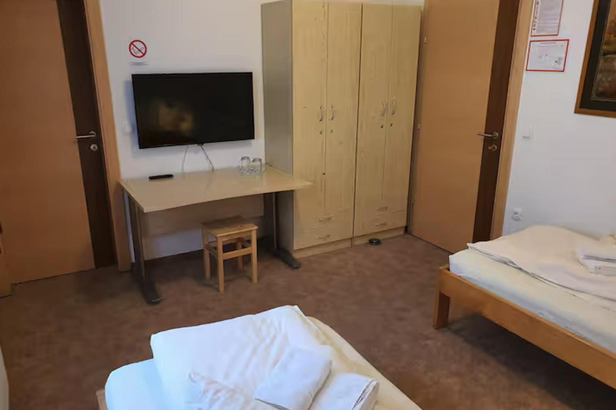 Guest House Hober Prevalje Kültér fotó