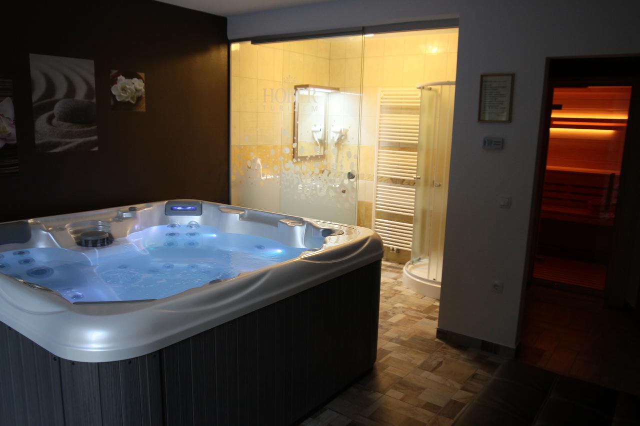 Guest House Hober Prevalje Kültér fotó