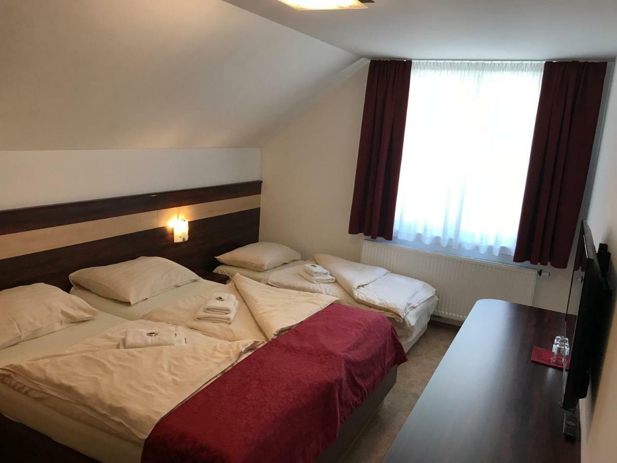 Guest House Hober Prevalje Kültér fotó