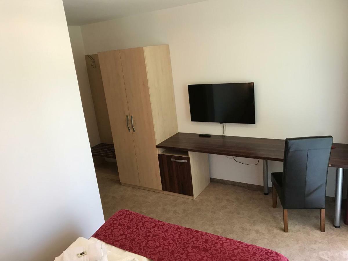 Guest House Hober Prevalje Kültér fotó