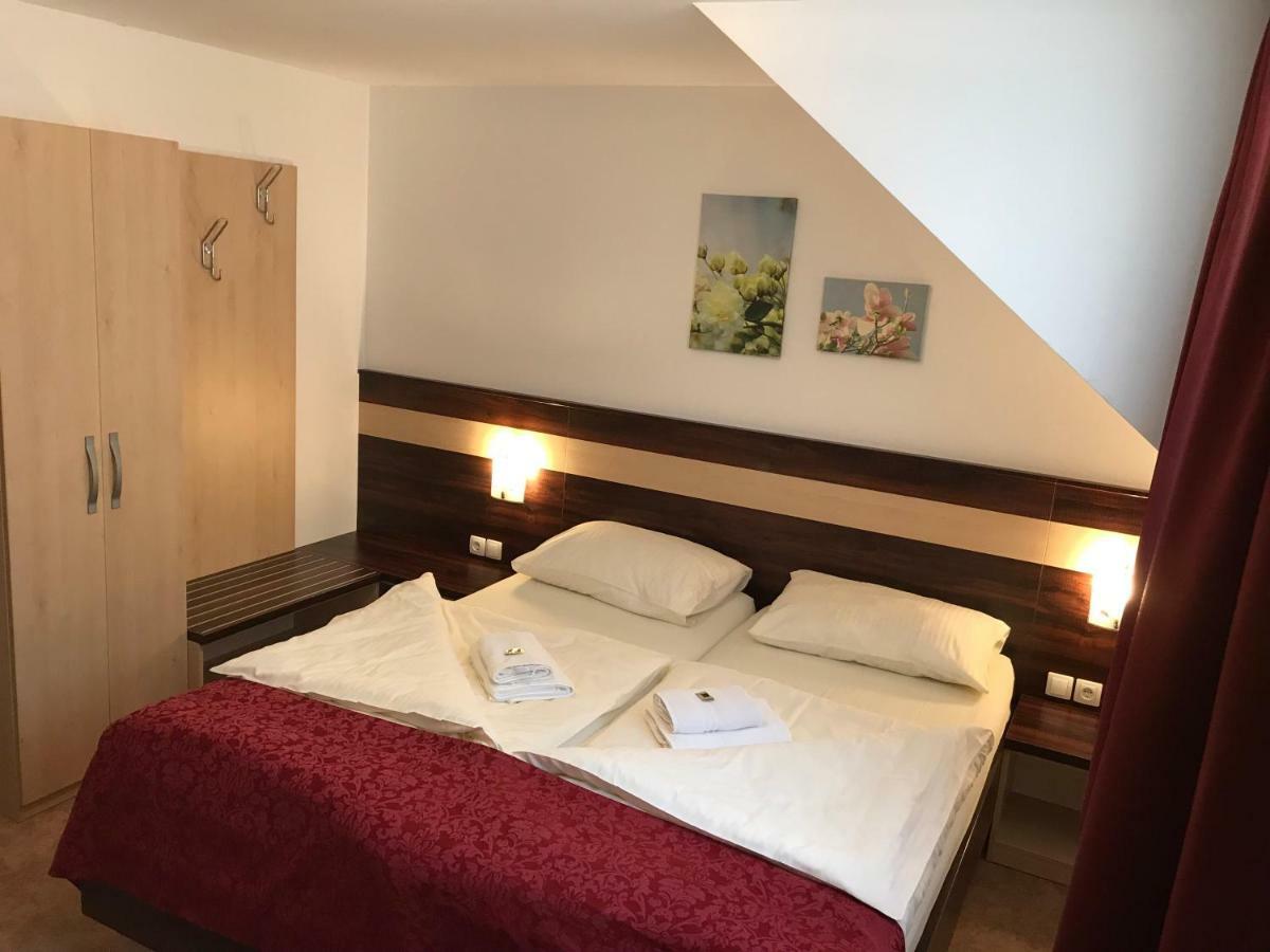 Guest House Hober Prevalje Kültér fotó
