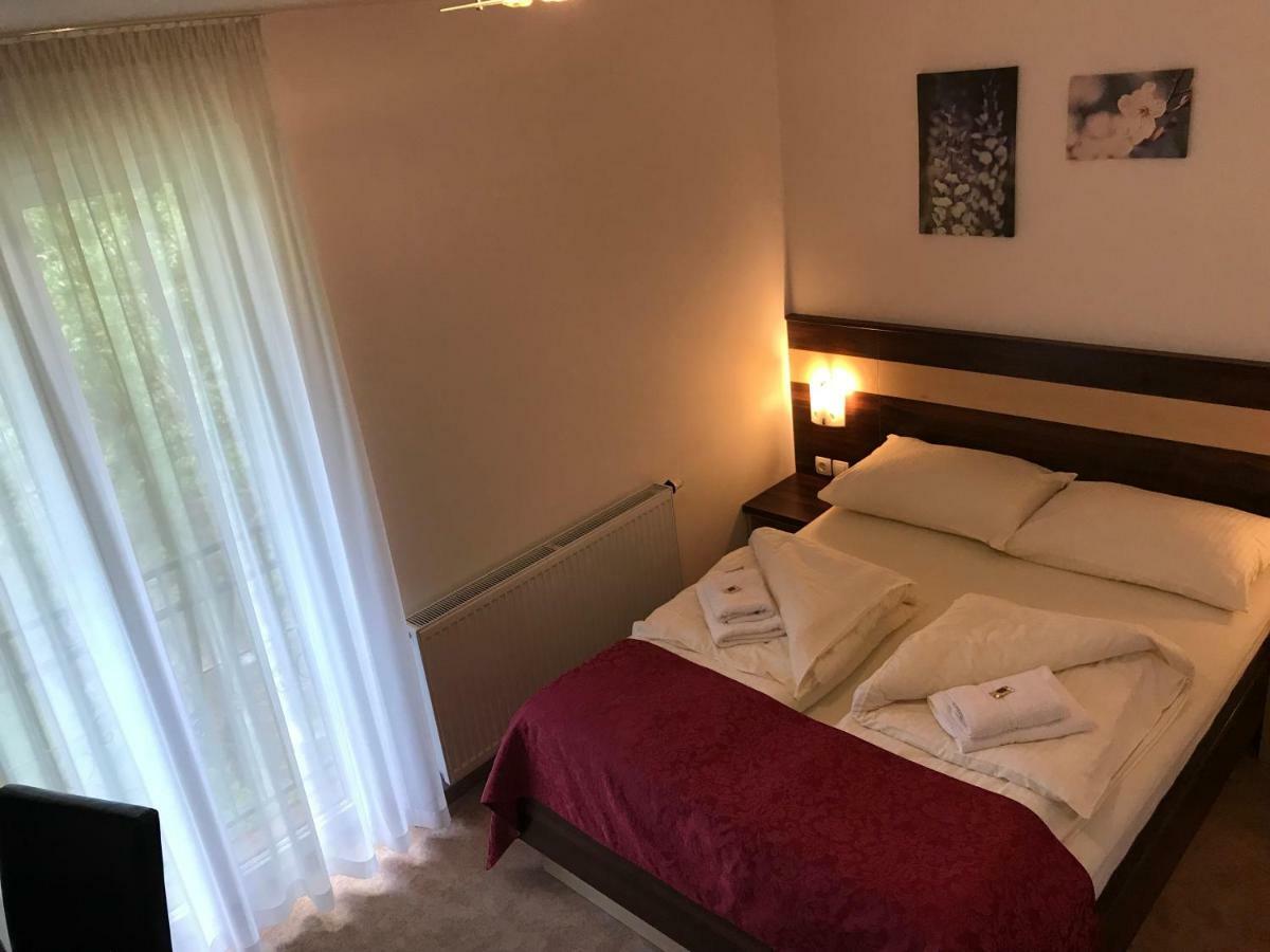 Guest House Hober Prevalje Kültér fotó